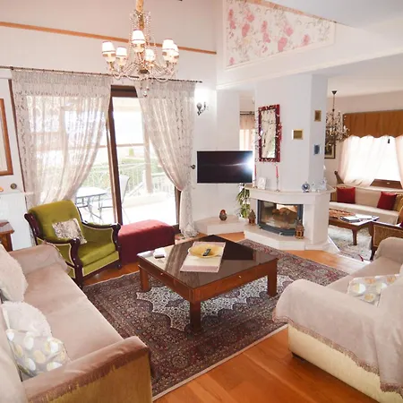 فيلة Luxury Paradise Kastoria *