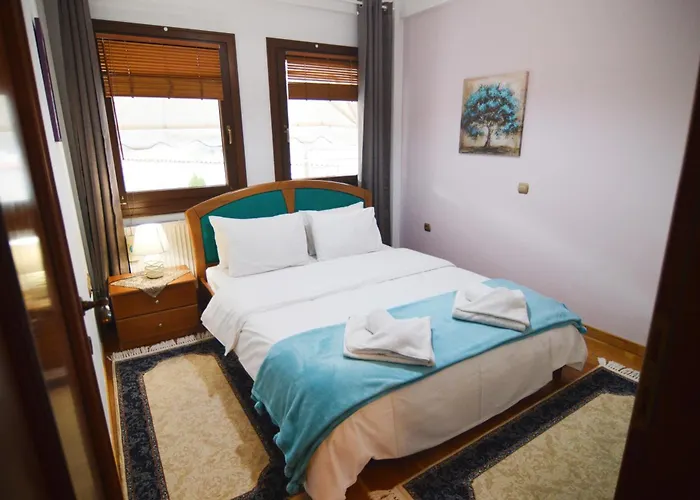 Luxury Paradise Kastoria Villa *